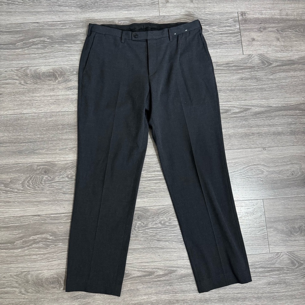 Uniqlo Men Dark Gray Dress Pants Trousers‎ Size 35x34 in